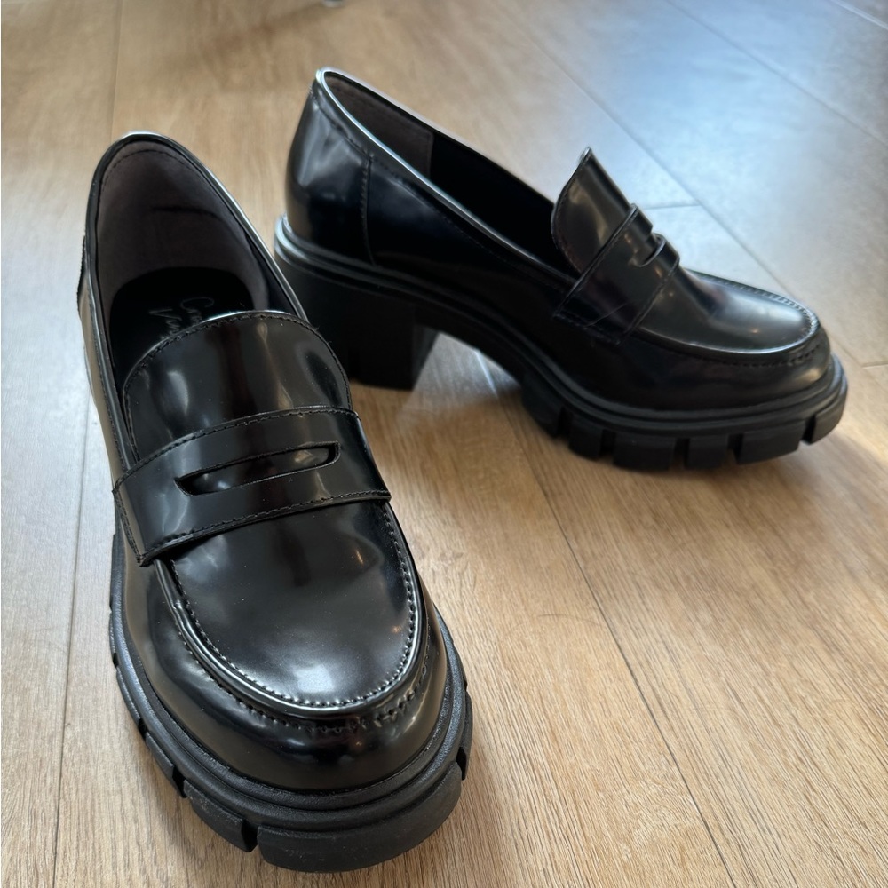 Crown Vintage black loafers size 7